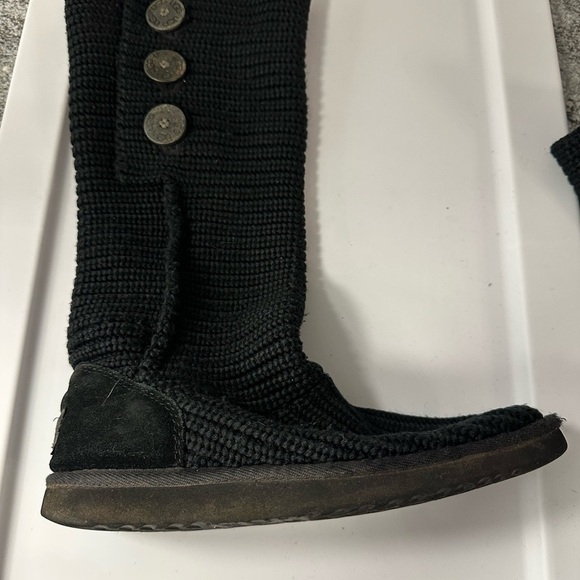 UGG Over the knee twisted black cable knit button detail fold over gorpcore boot - Picture 6 of 13
